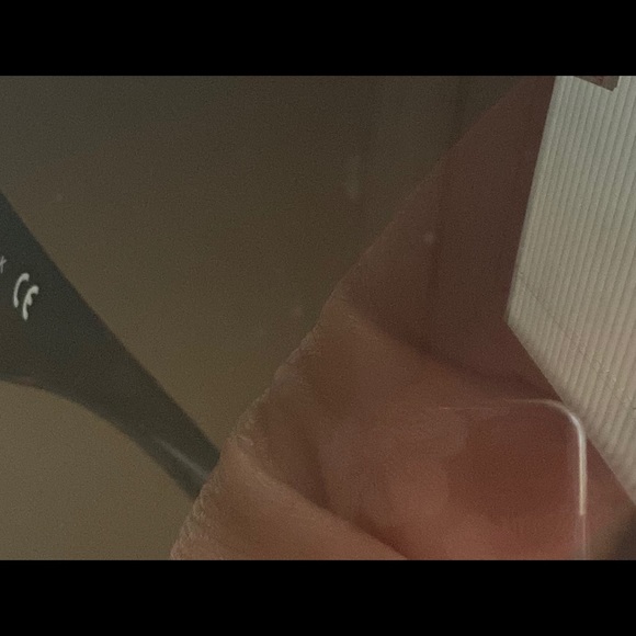 Ray-Ban Sunglasses - Picture 5 of 6